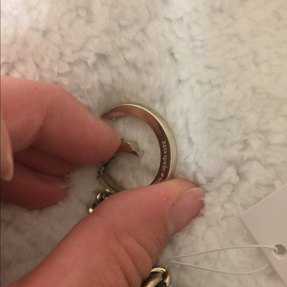KATE SPADE ♠️ FLORAL CIRCLE KEYCHAIN - Picture 7 of 8